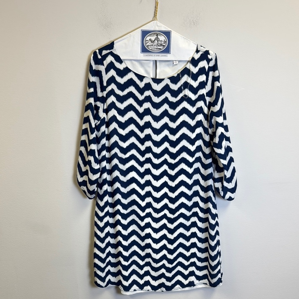 Charming Charlie Size S Navy and White Chevron Dress